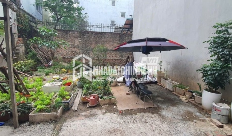 BÁN ĐẤT XUÂN LA 30M2 -MT 3.65M-NGÕ NÔNG- SỔ VUÔNG VẮN-GẦN NGOẠI GIAO ĐOÀN -NHỈNH 6 TỶ